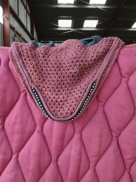 Hot Bonnet bordeaux avec strass Bonnets|Bonnet Cheval